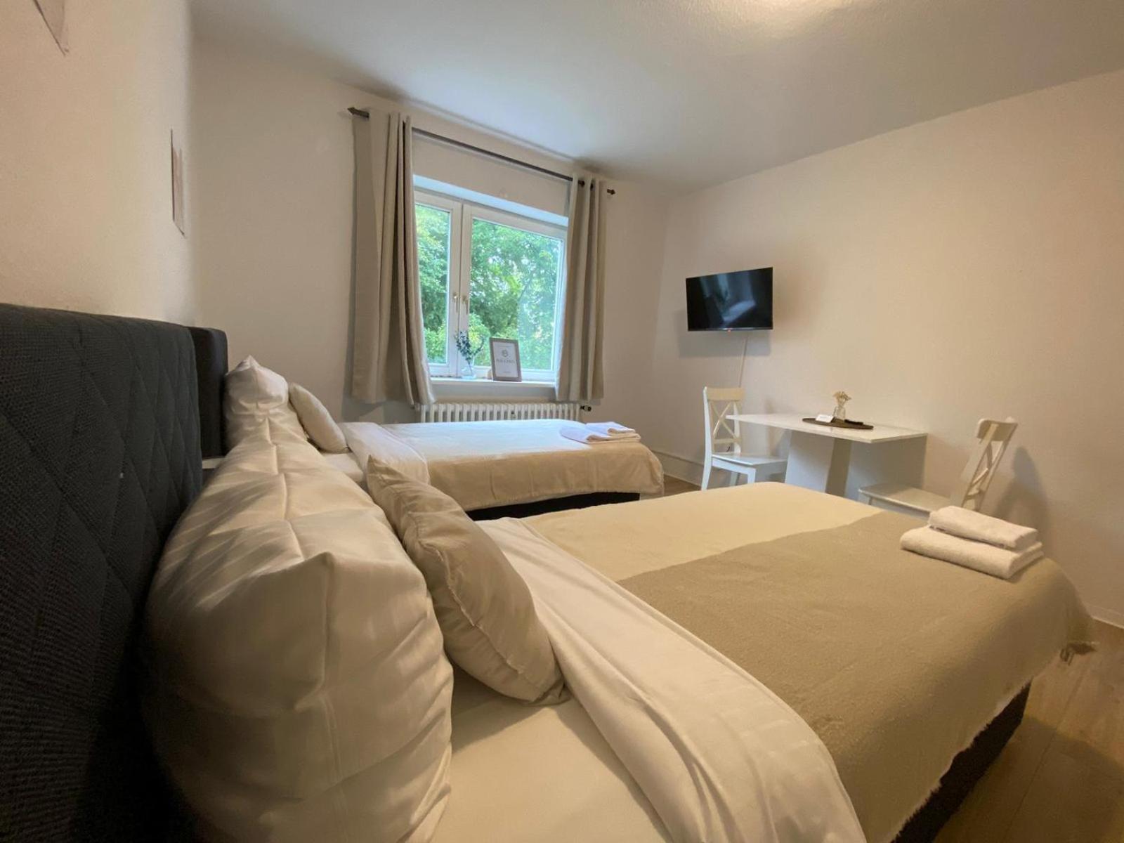 Zentrale 3-Zimmer Wohnung Mit Balkon - Perfekt Fuer Monteure Und Familien Neumünster Kültér fotó