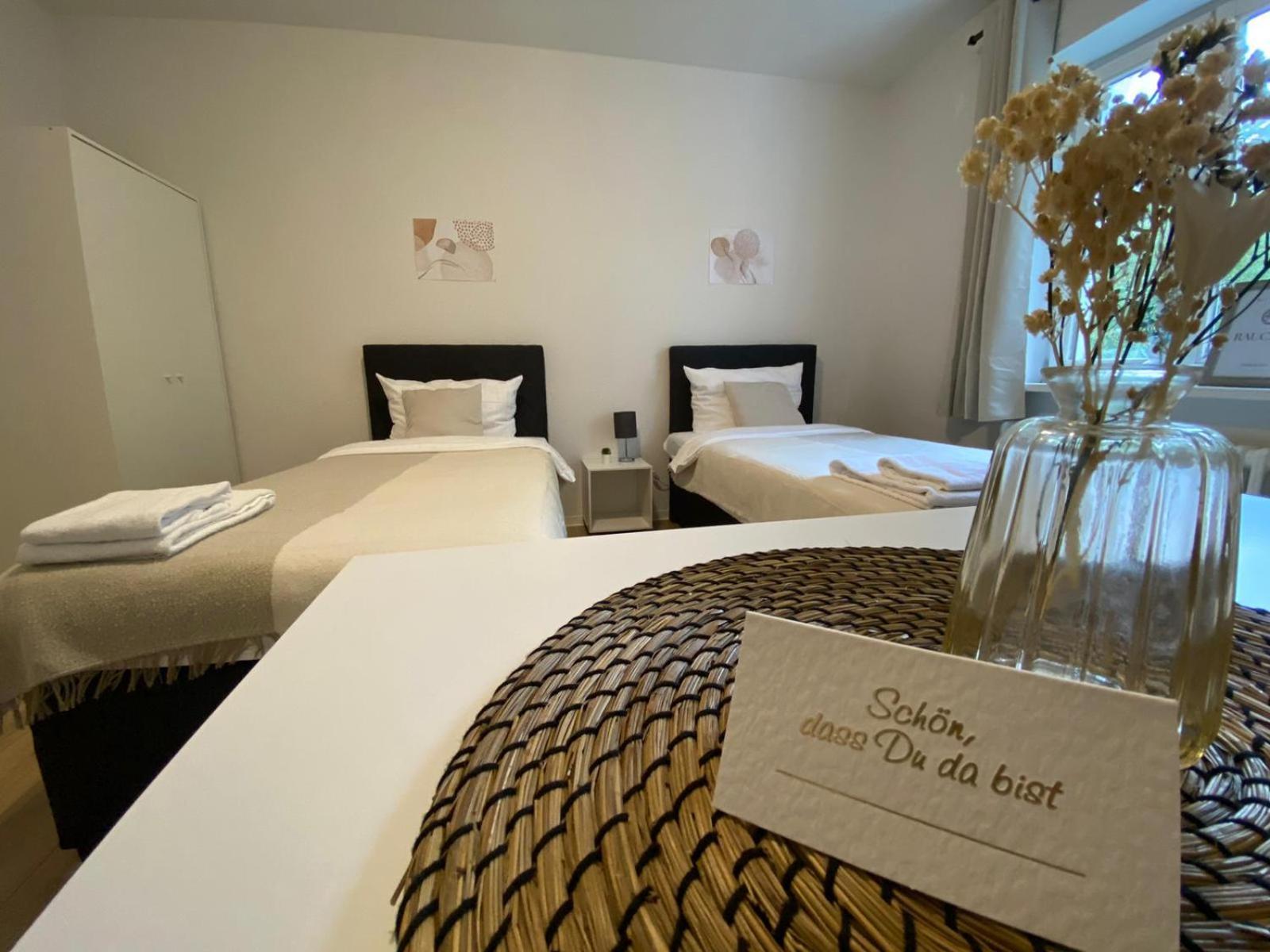 Zentrale 3-Zimmer Wohnung Mit Balkon - Perfekt Fuer Monteure Und Familien Neumünster Kültér fotó