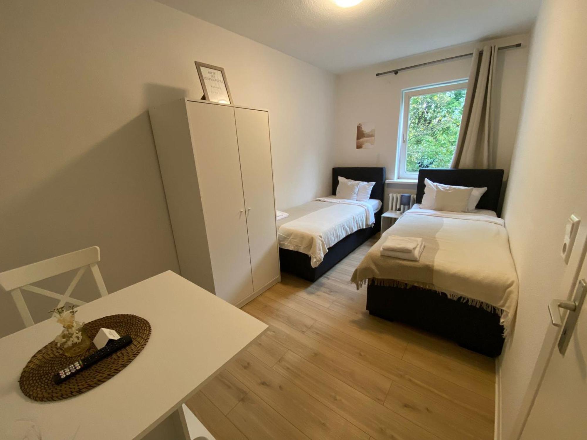Zentrale 3-Zimmer Wohnung Mit Balkon - Perfekt Fuer Monteure Und Familien Neumünster Kültér fotó