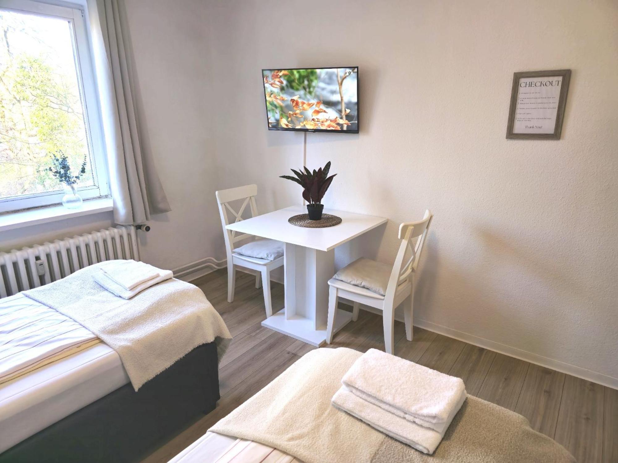 Zentrale 3-Zimmer Wohnung Mit Balkon - Perfekt Fuer Monteure Und Familien Neumünster Kültér fotó